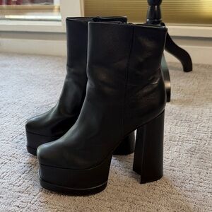 SCHUTZ platform boots